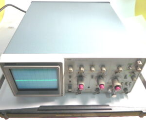 Tektronix 2215 Analog Oscilloscope, 60 MHz, 2-Channel