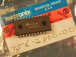 Tektronix 156-2800-00 Integrated Circuit