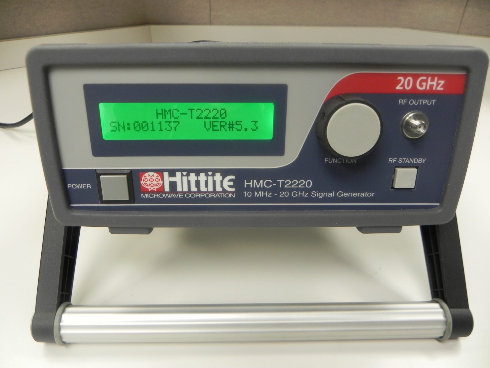 Analog Devices Hitite HMC-T2220 Handheld Signal Generator