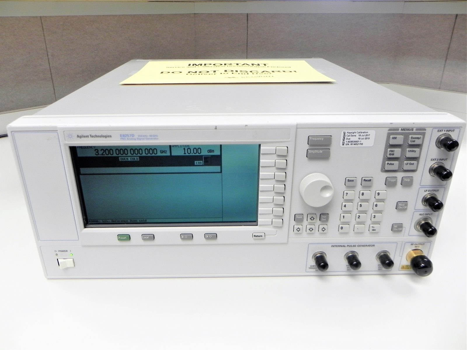 HP/Agilent E8257D PSG CW Signal Generator, 250 kHz up to 40 GHz (Optional) Includes Options:540/1E1/1EA/UNX