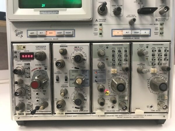 Tektronix 7904  500 MHz Oscilloscope with 7A13, 7A26 and (2) 7B53A's