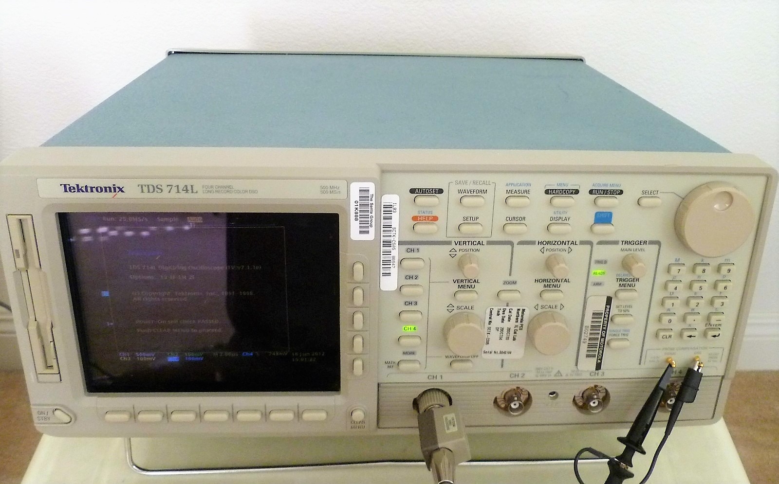 Tektronix TDS714L 4 CH 500 MHz , 500MSa/s Oscilloscope Color with Options 13, 1F, 1M, 2F