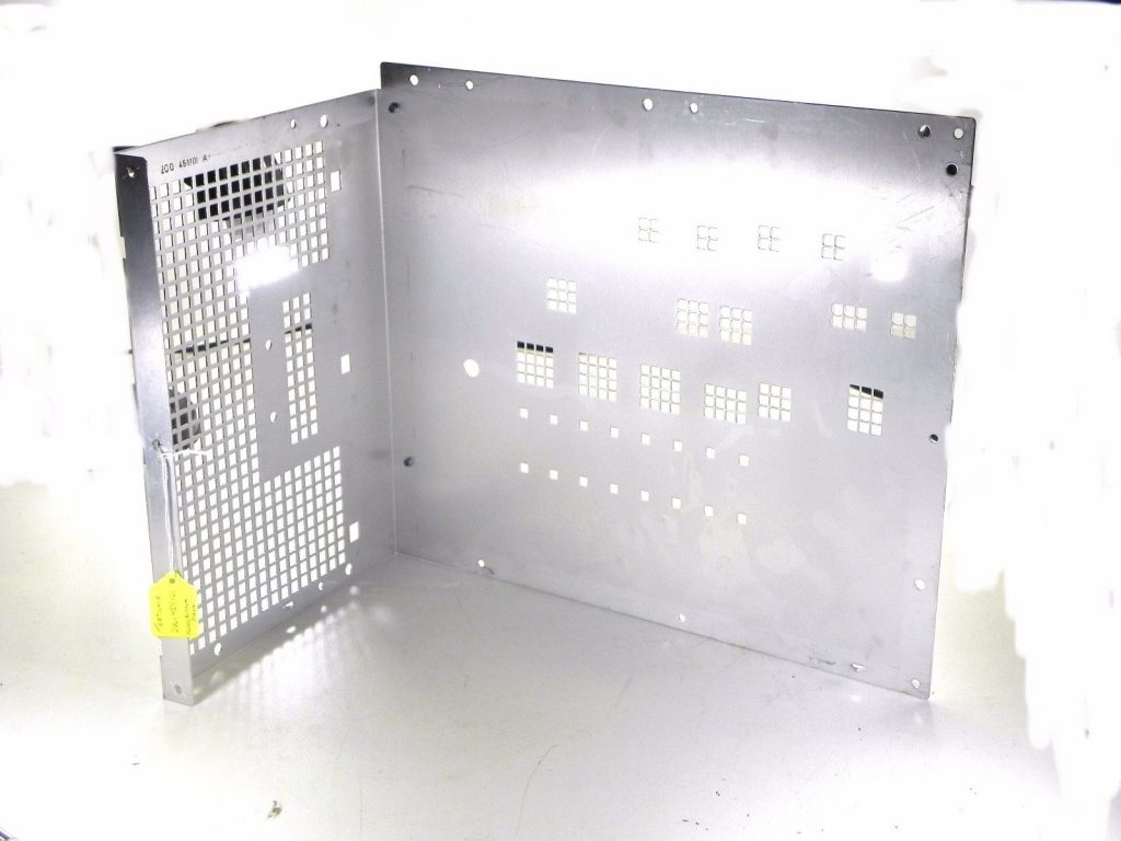 TEKTRONIX 200-4511-01 COVER:BOTTOM RIGHT 0J9P9 200-4511-01 For TDS 7054