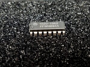 Keysight 1820-1962 IC Decoder/Demultiplexer CMOS BCD-TO-DEC 16- DIP
