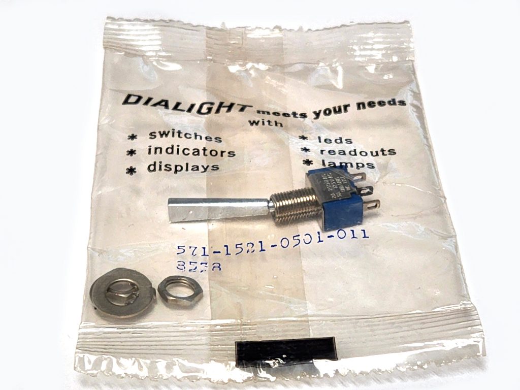 Dialight 571-1521-0501-011 Switch