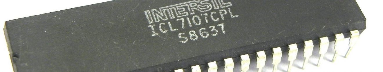 Intersil ICL7107CPL 3.5 Digit, LED Display, A/D Converter Chip