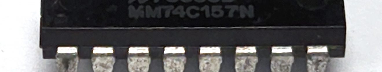 National Semiconductor MM74C157N IC