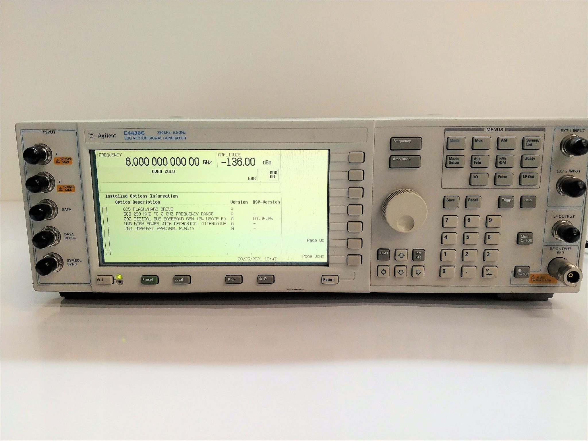 Keysight E4438C ESG Vector Signal Generator, 250 kHz to 6 GHz with Options 506/005/602/UNB/UNJ