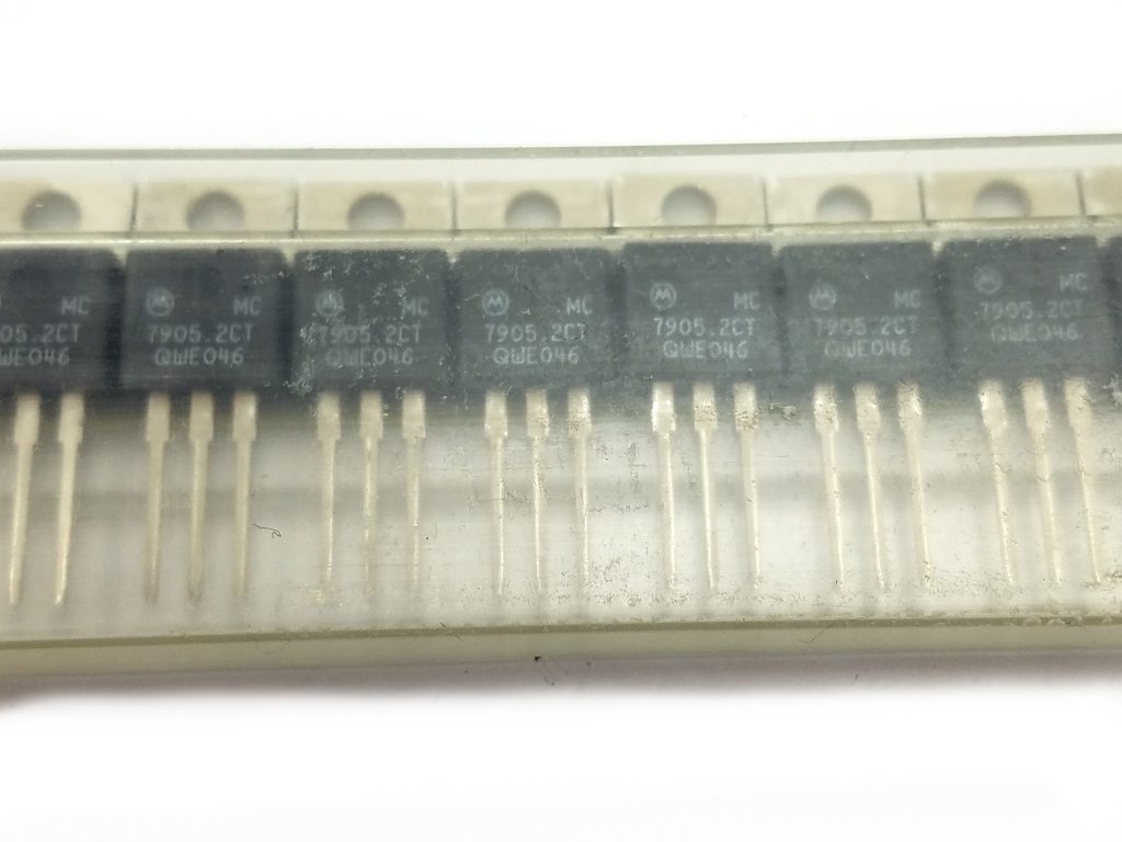 MC79052CT-1