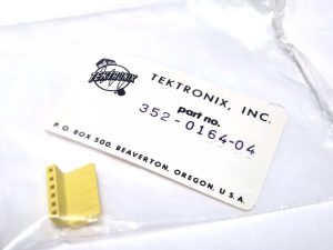 Tektronix 352-0164-00 6-Pin Connector Body, Yellow