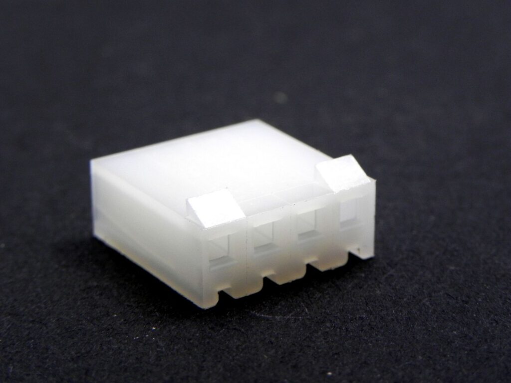 Molex 09503041 Lot of 98, KK 3.96mm Crimp Terminal Housing, Friction Ramp, 4 Circuits, Natural