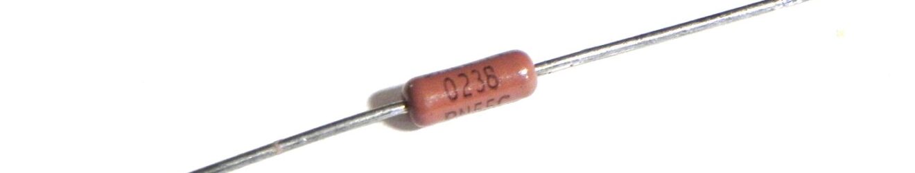 Vishay RN55C1213F Lot of 300, Metal Film Resistors – Through Hole 1/10watt 121Kohms 1%