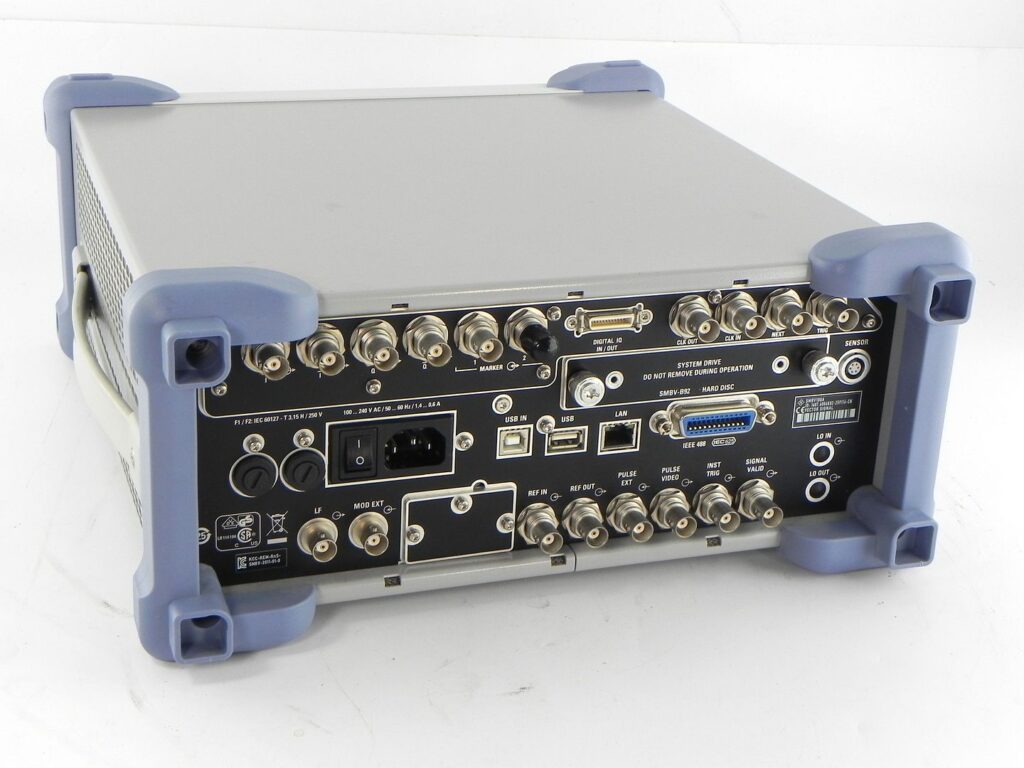 9 kHz to 3 GHz. Includes options B10/B92/B103/K40/K42/K55.